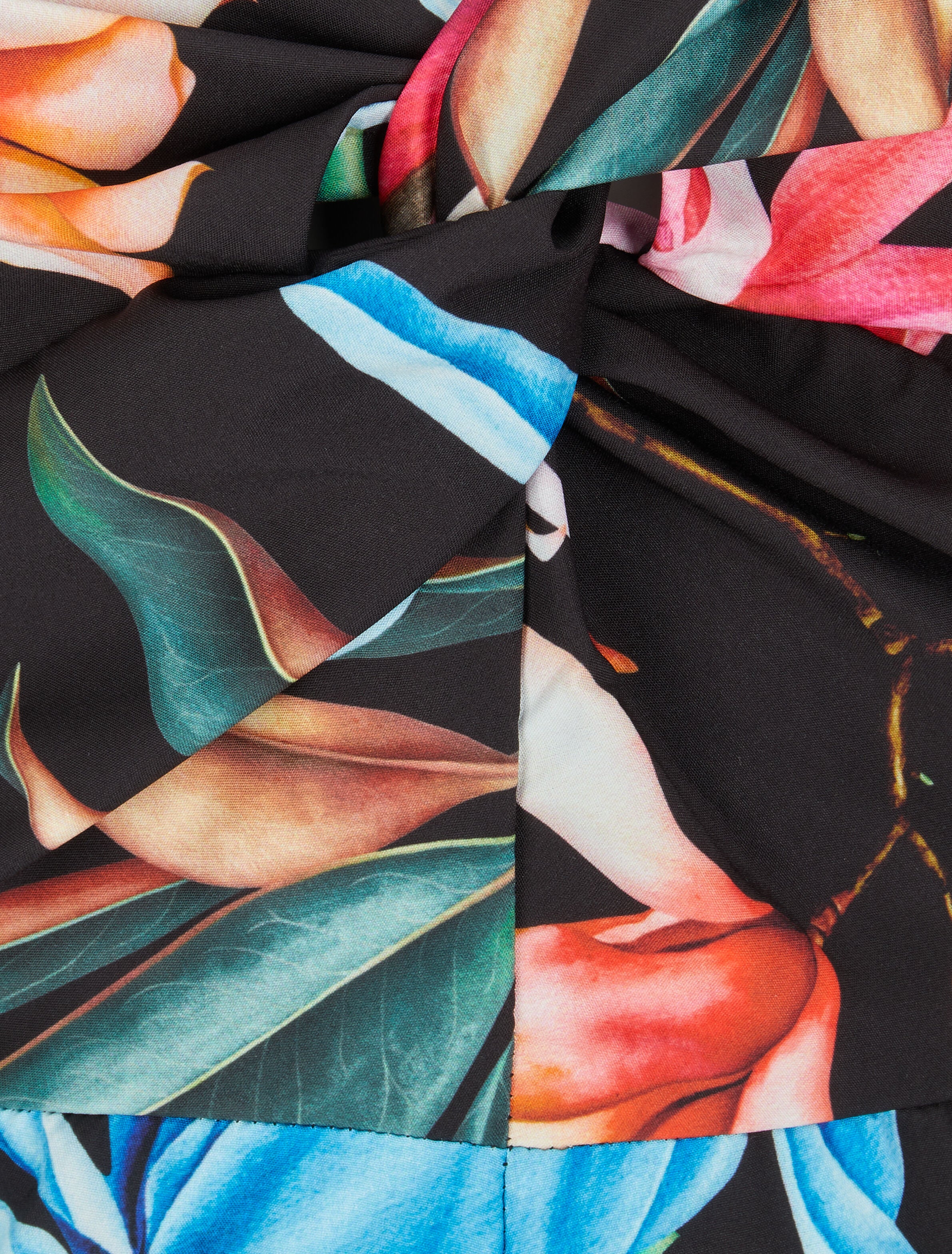 Bloemenprint korte broek - Zwart - Image 3