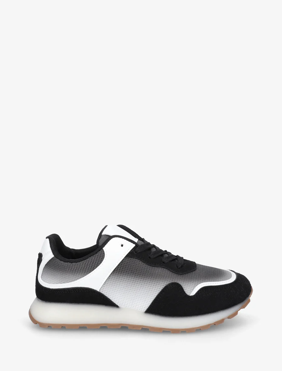 Canvas en suède sneakers met een rubberen zool. - Zwart