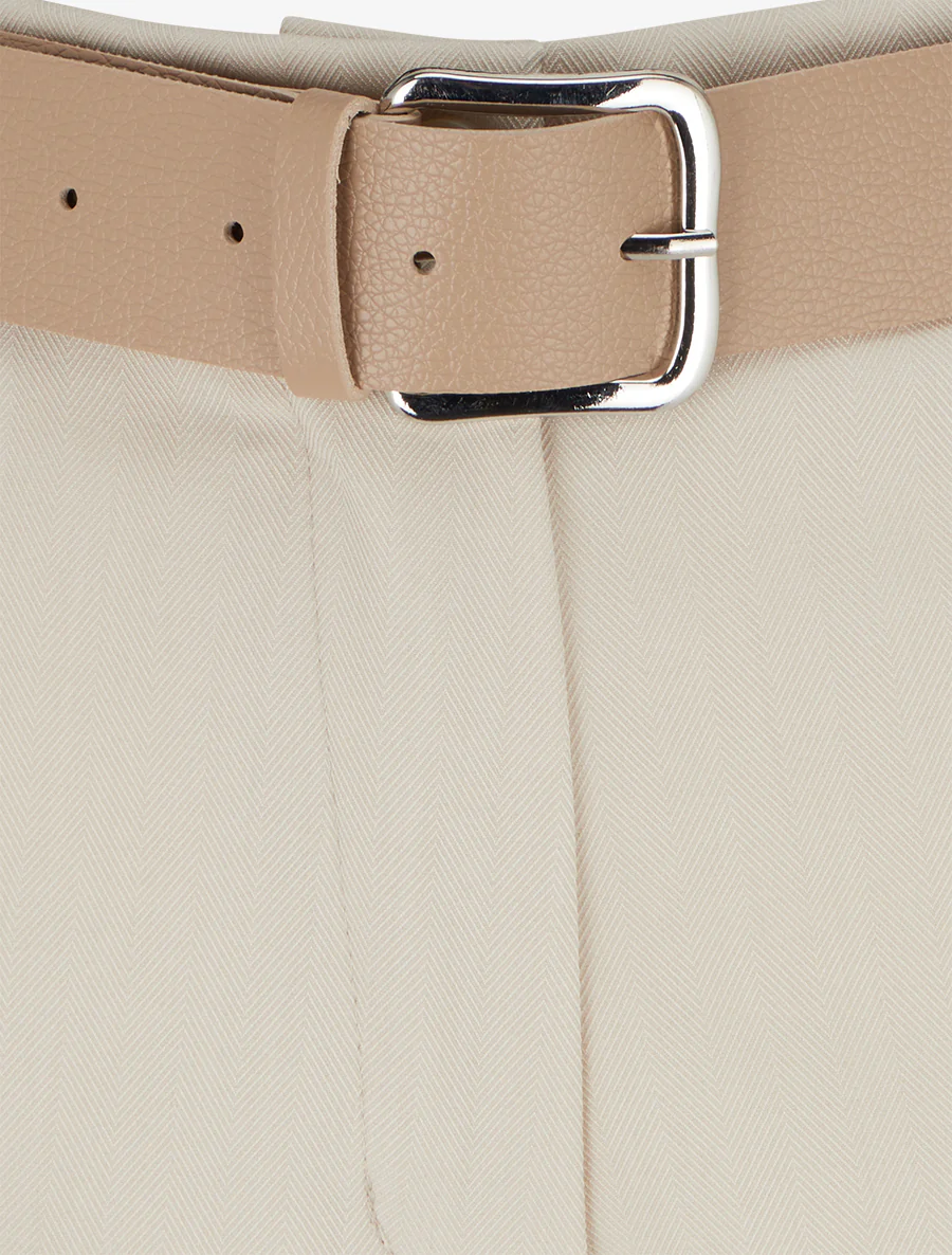 Effen short met ceintuur en zoom - Beige - Image 3