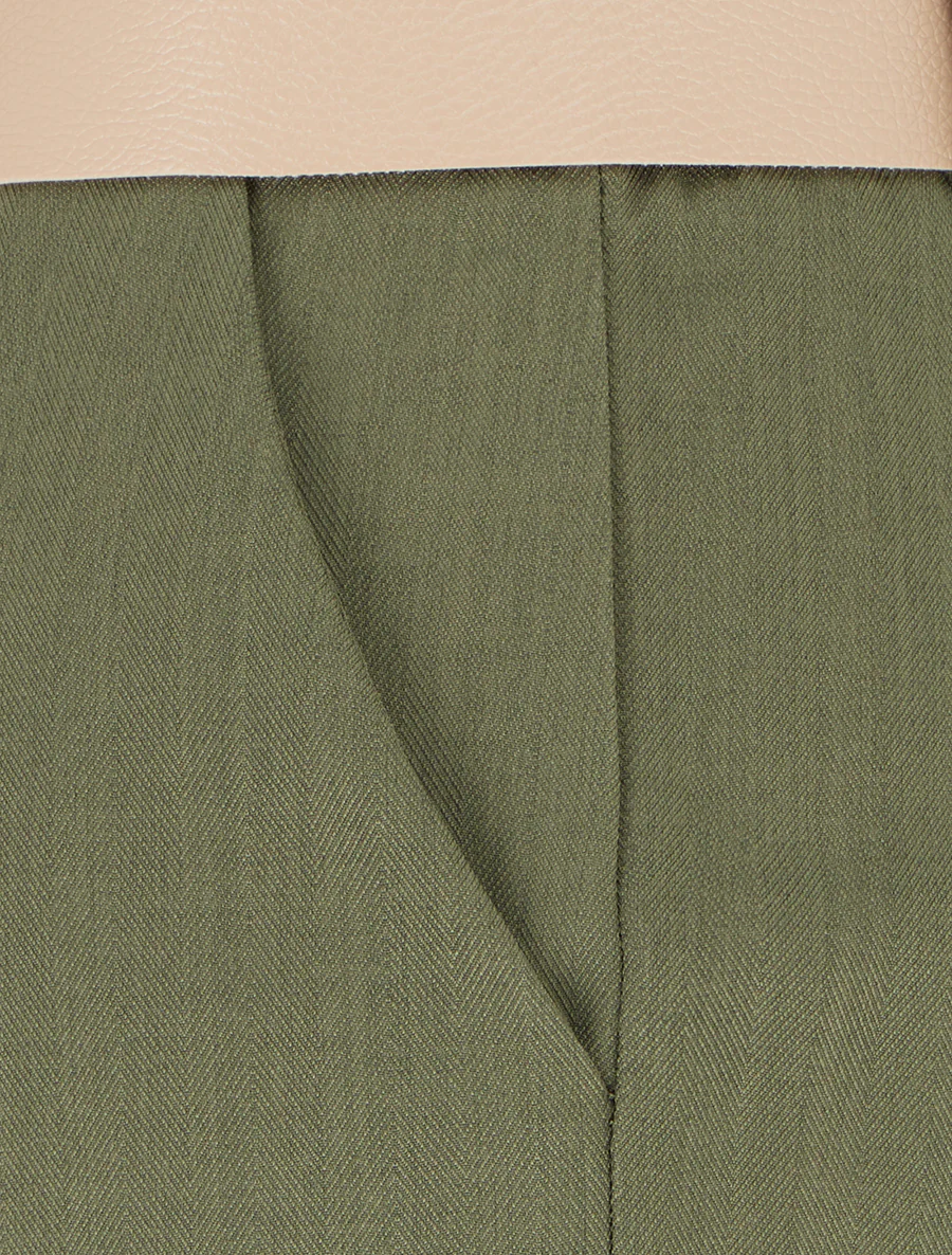 Effen short met ceintuur en zoom - Kaki - Image 3