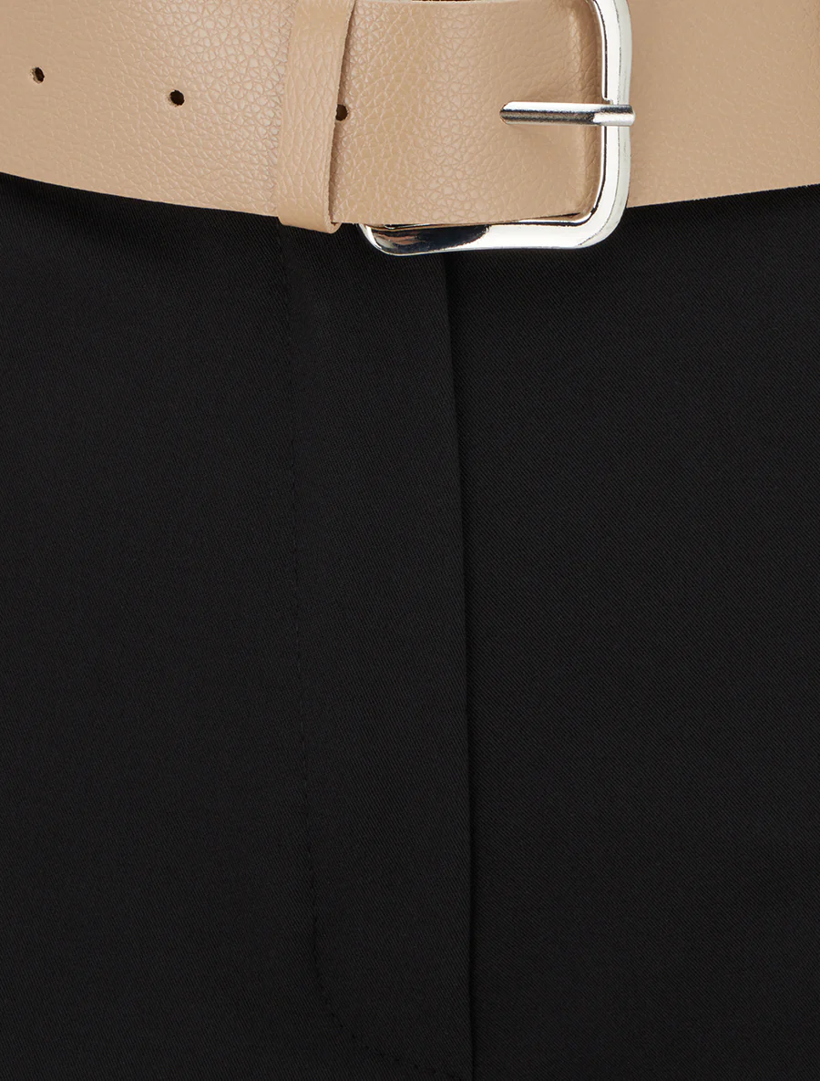 Effen short met zoom en ceintuur - Zwart - Image 3