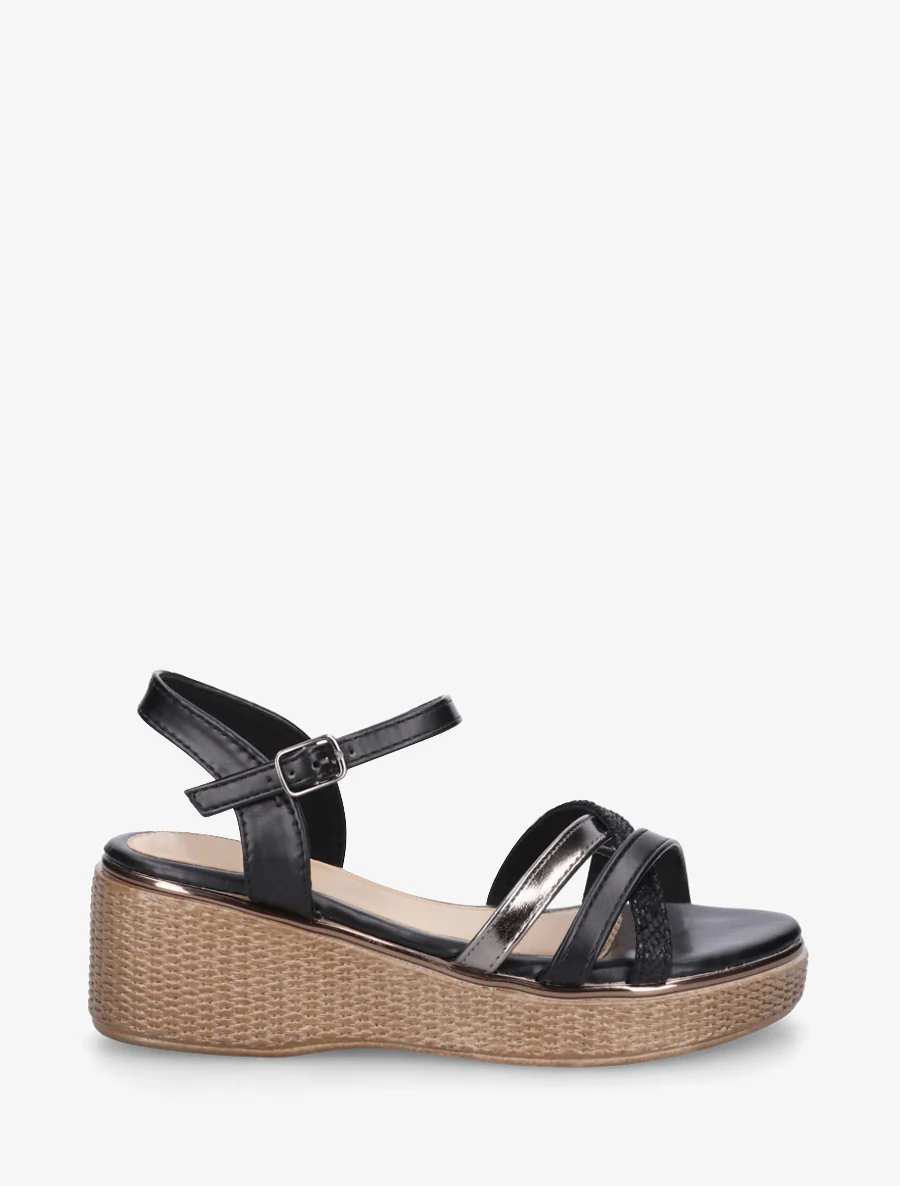Fantasie plateau sandalen met gekruiste bandjes - Zwart