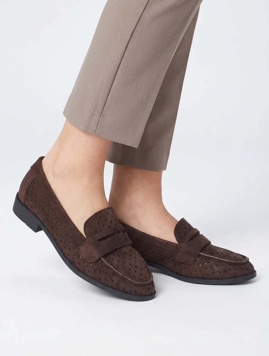 Geperforeerde mocassins van suèdine - Bruin - Image 5