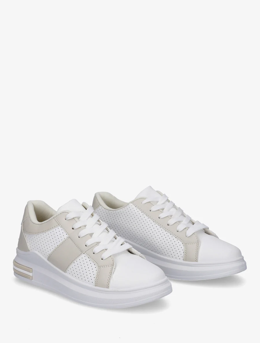 Geperforeerde sneakers van imitatieleer - Beige - Image 4