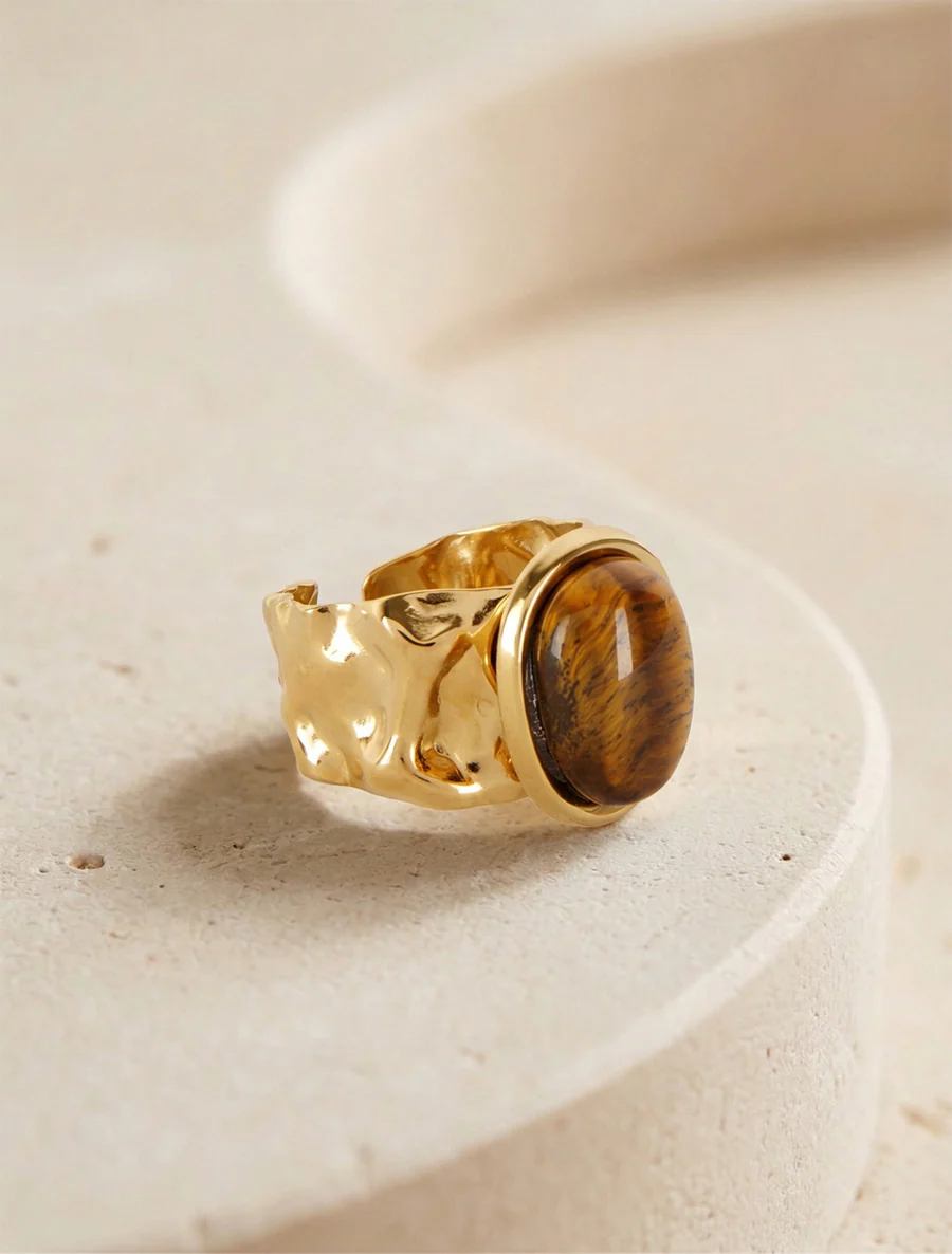 Gestileerde ring versierd met een steen - Bruin