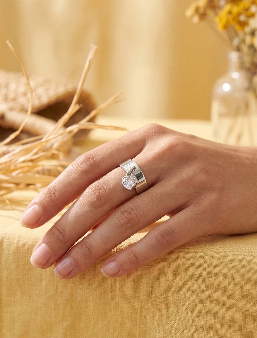 Hartvormige ring in zirkonia - Geld