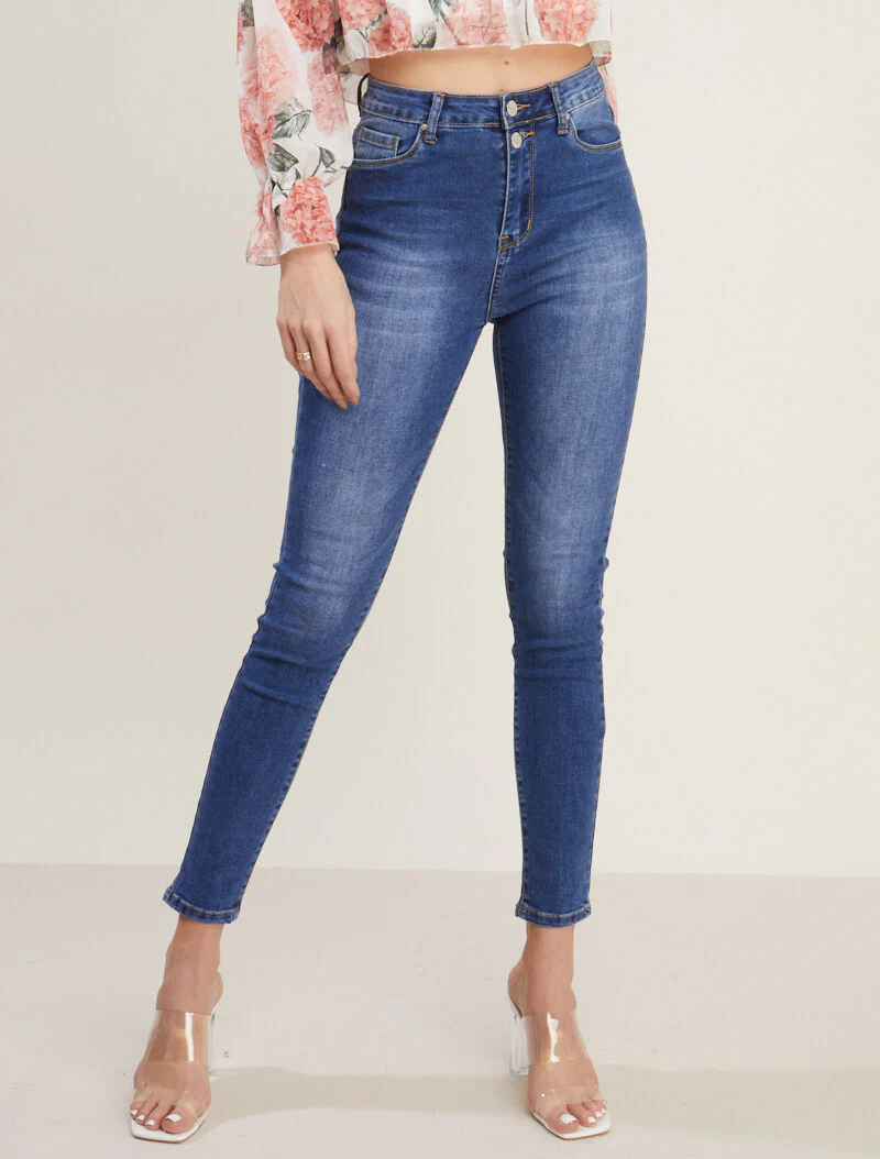 Jean met hoge taille en twee knopen - blauw denim