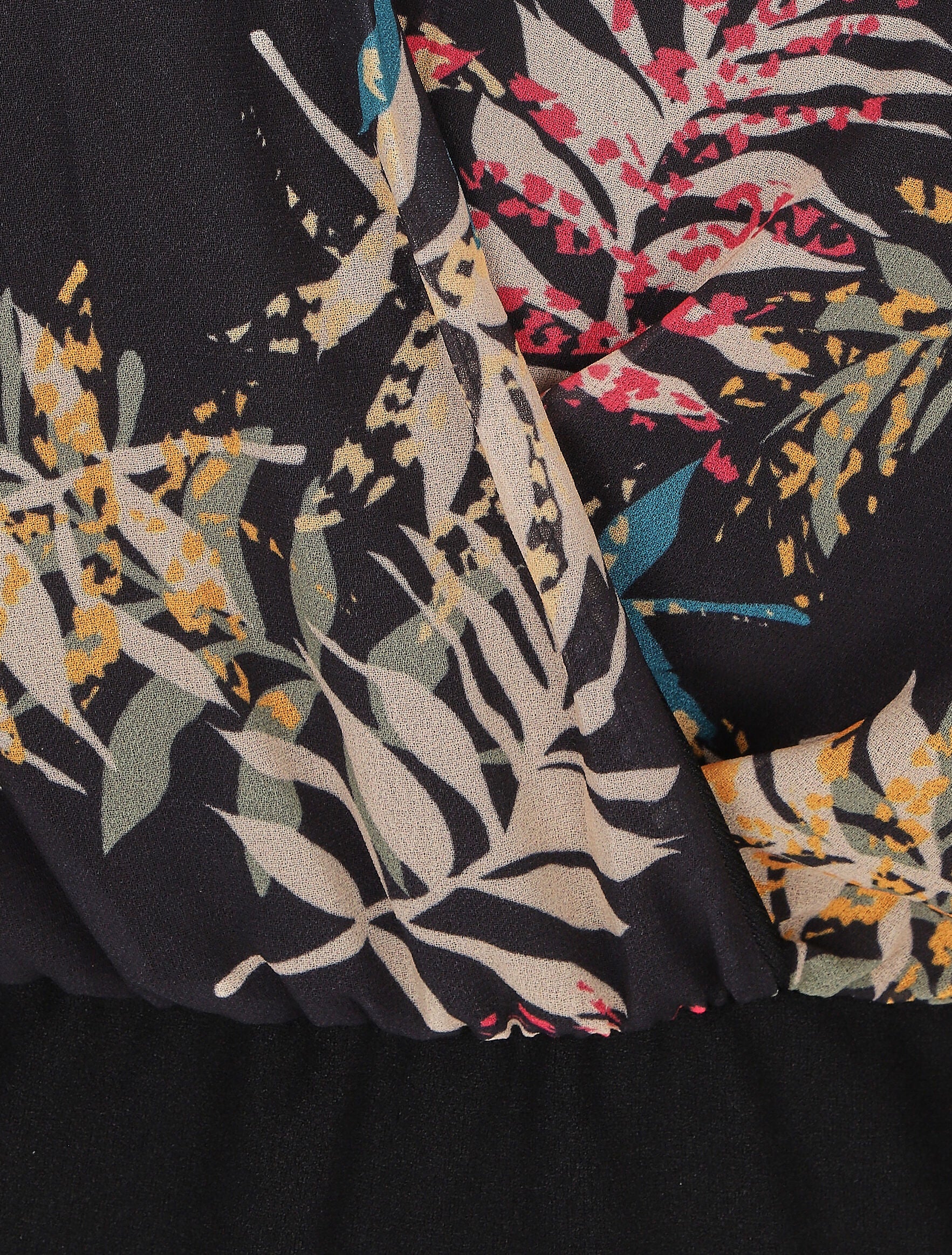 Jumpsuit met bladerenprint op de boezem - Zwart - Image 3