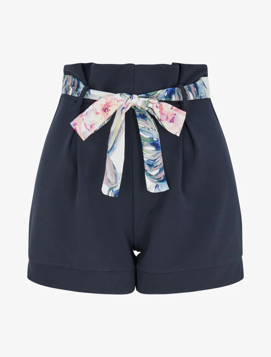 Hoge taille korte broek met riem en tropische bloemenprint - Marineblauw