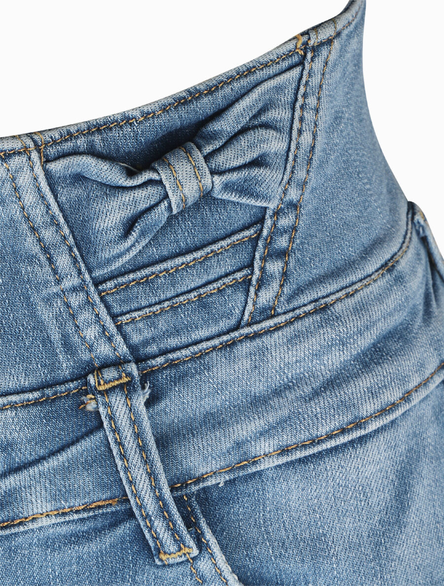 Korte spijkerbroek met rolzomen en een hoge taille met strikjes - blauw - Image 3