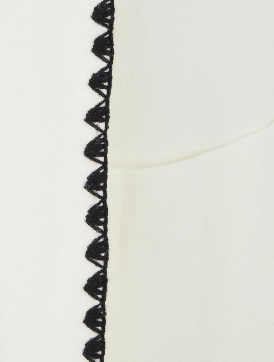 Lang vest met capuchon en geborduurde bies. - Ecru - Image 3