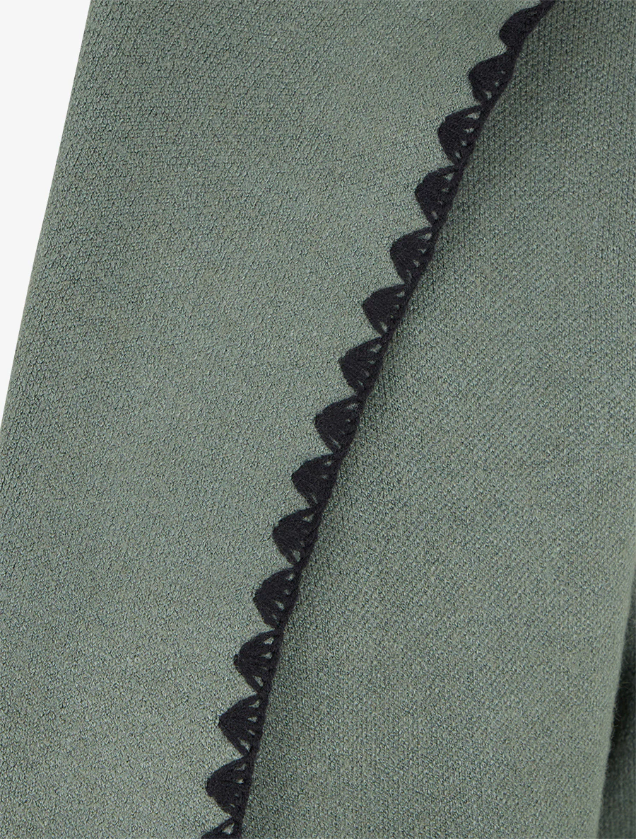 Lang vest met capuchon en geborduurde bies. - Kaki - Image 3