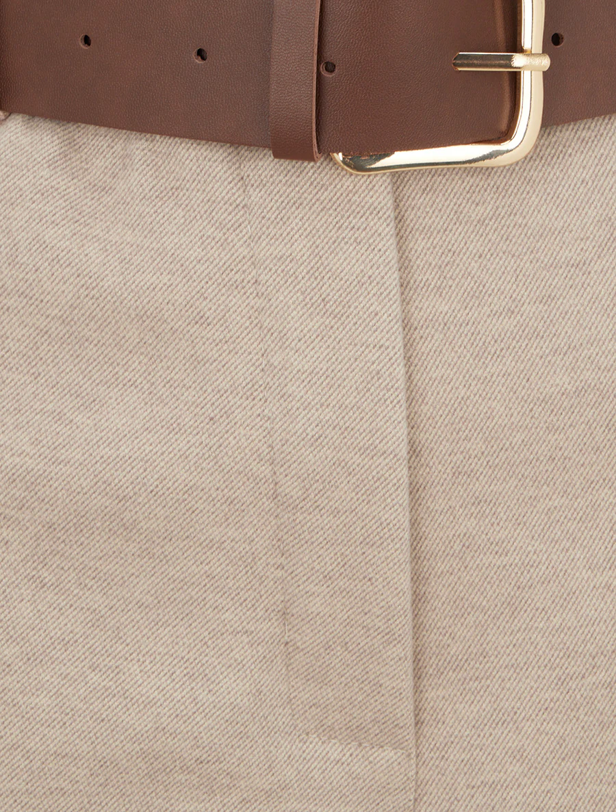 Omgeslagen short met riem - Beige - Image 3