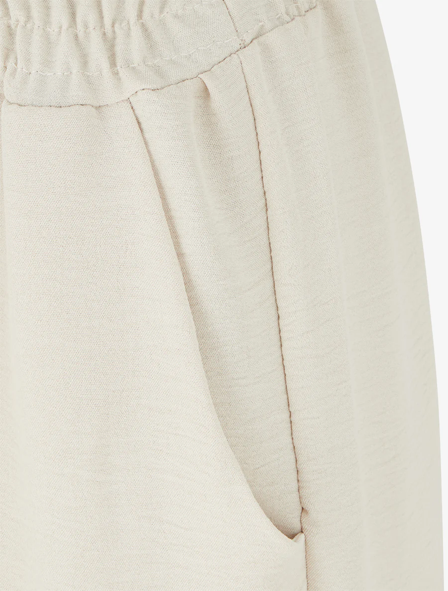 Ruime combinatie met sierlijke bandjes. - Beige - Image 3