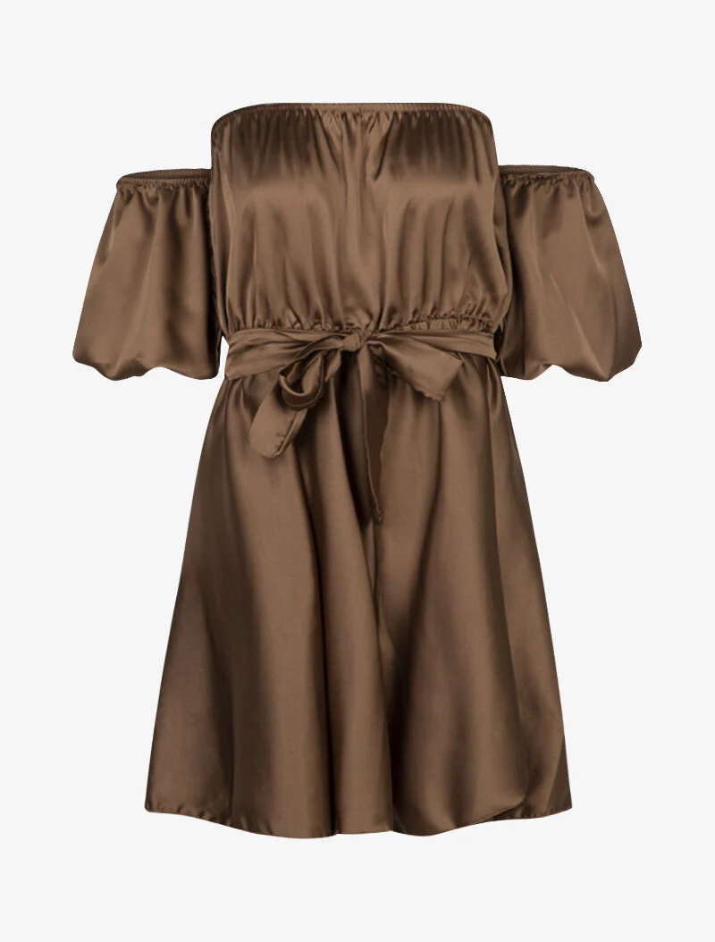 Satijnen playsuit met blote schouders - bruin