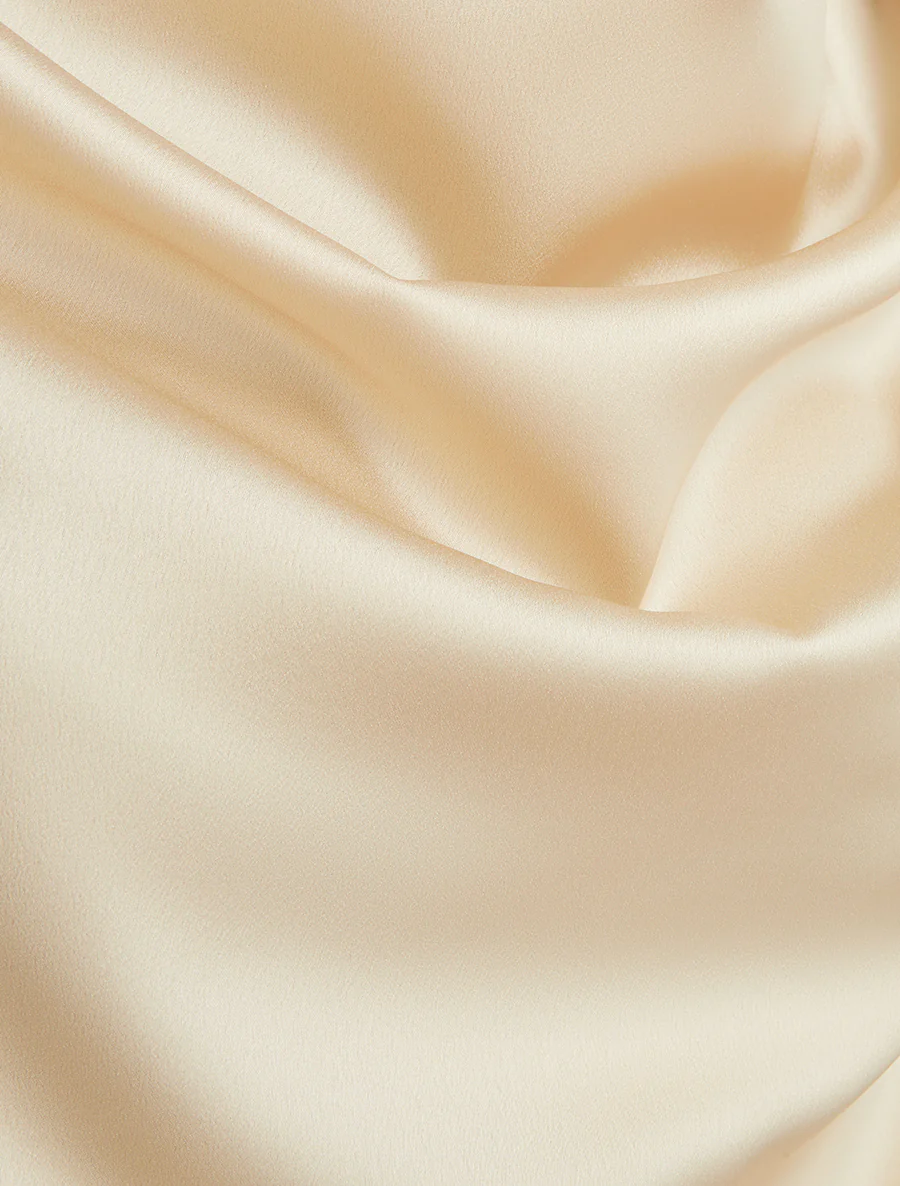 Satijnen top met watervalhals. - Beige - Image 3