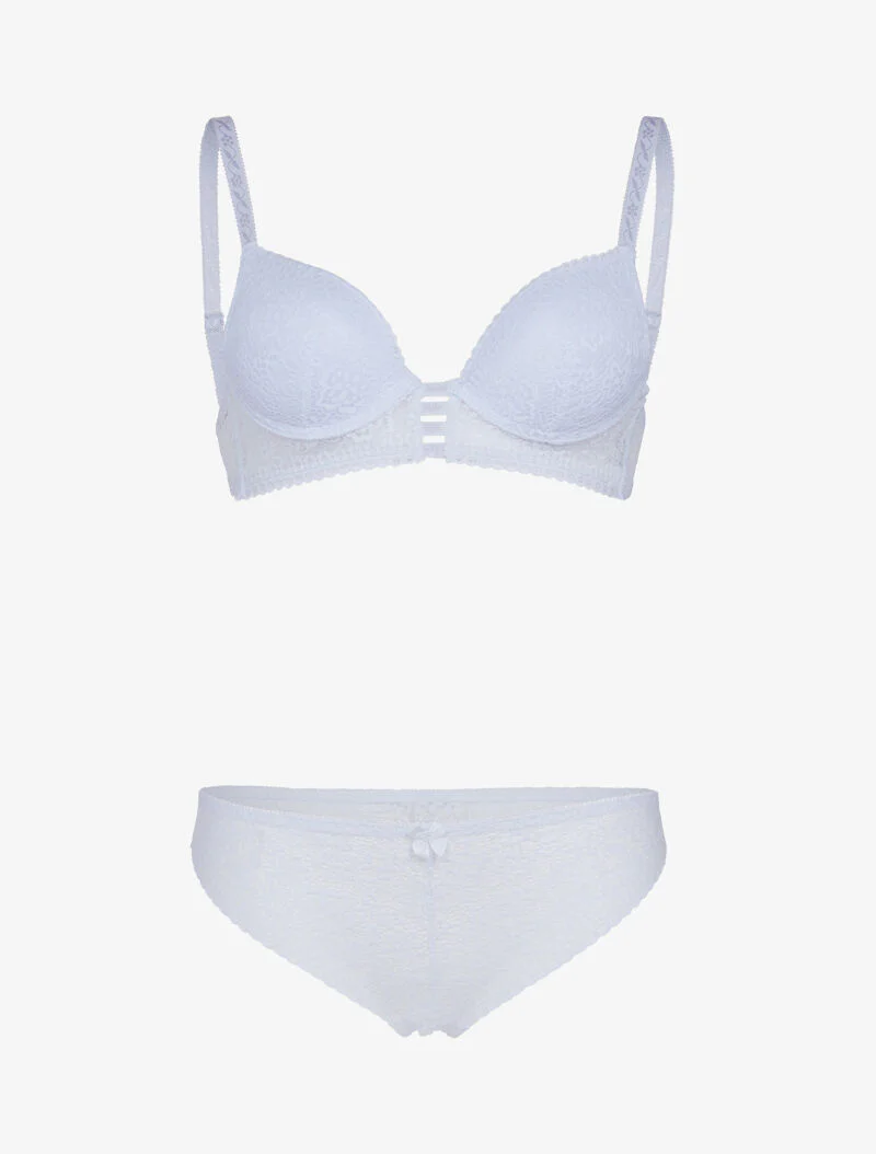 Buste set in kant met elastische details - wit