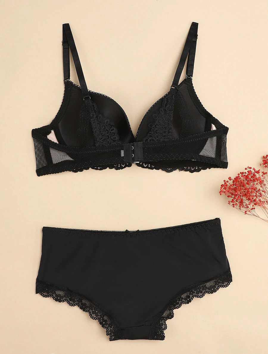 Set met fijne geborduurde festonrand en shorty - Zwart/nude - Image 2