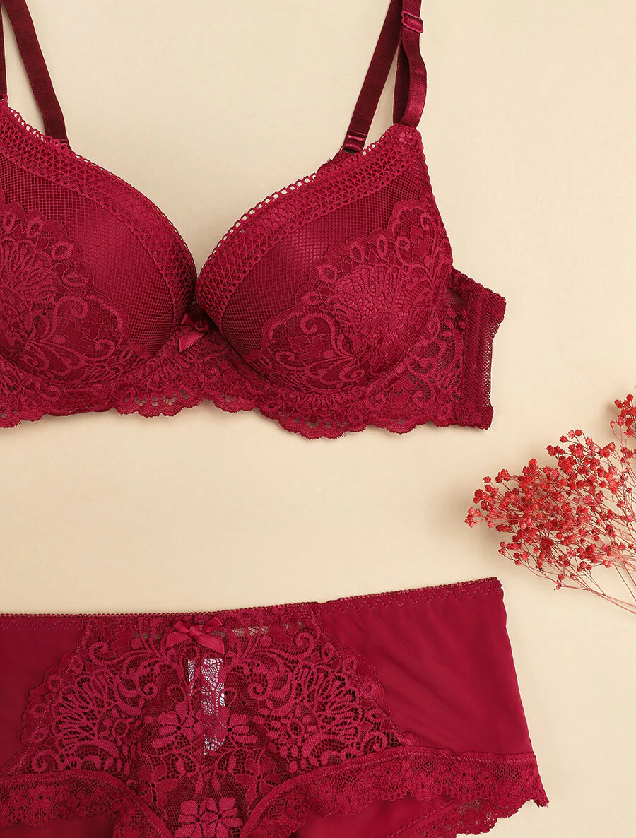 Set met fijne geborduurde festonrand en shorty - Pruim - Image 3