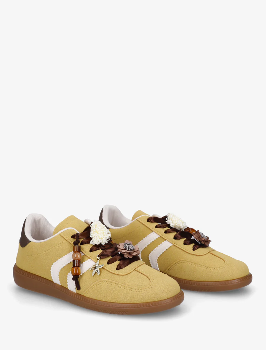 Sneakers met bloemen- en houten parelinzetstukken - Mosterdgeel - Image 4