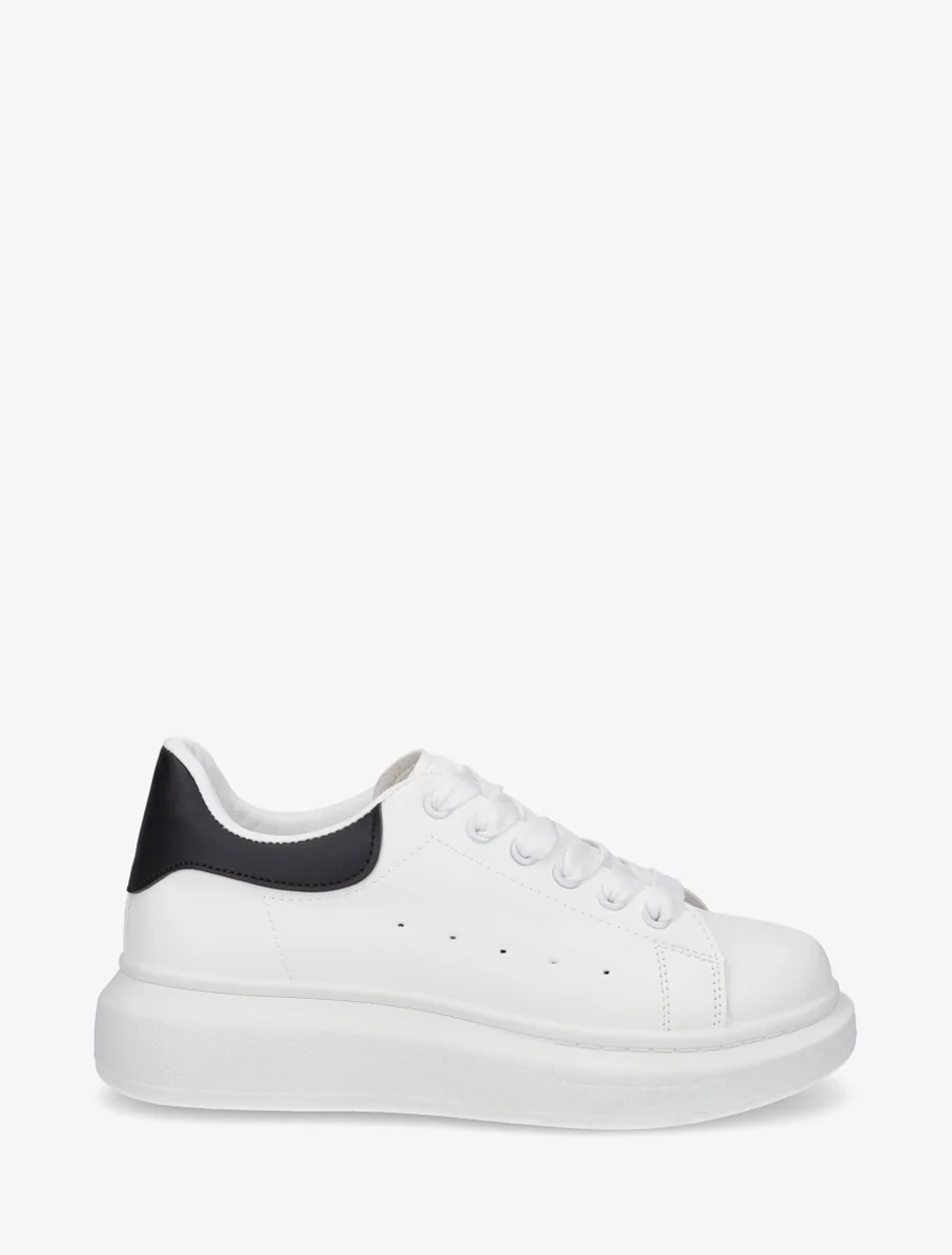 Sneakers met contrasterende hielversteviging - Wit/zwart