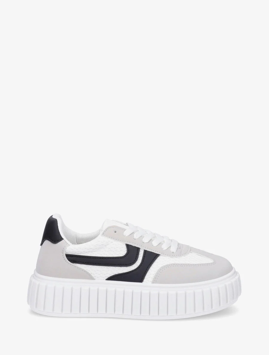 Sneakers van twee materialen met een gestreept plateauzool. - Wit