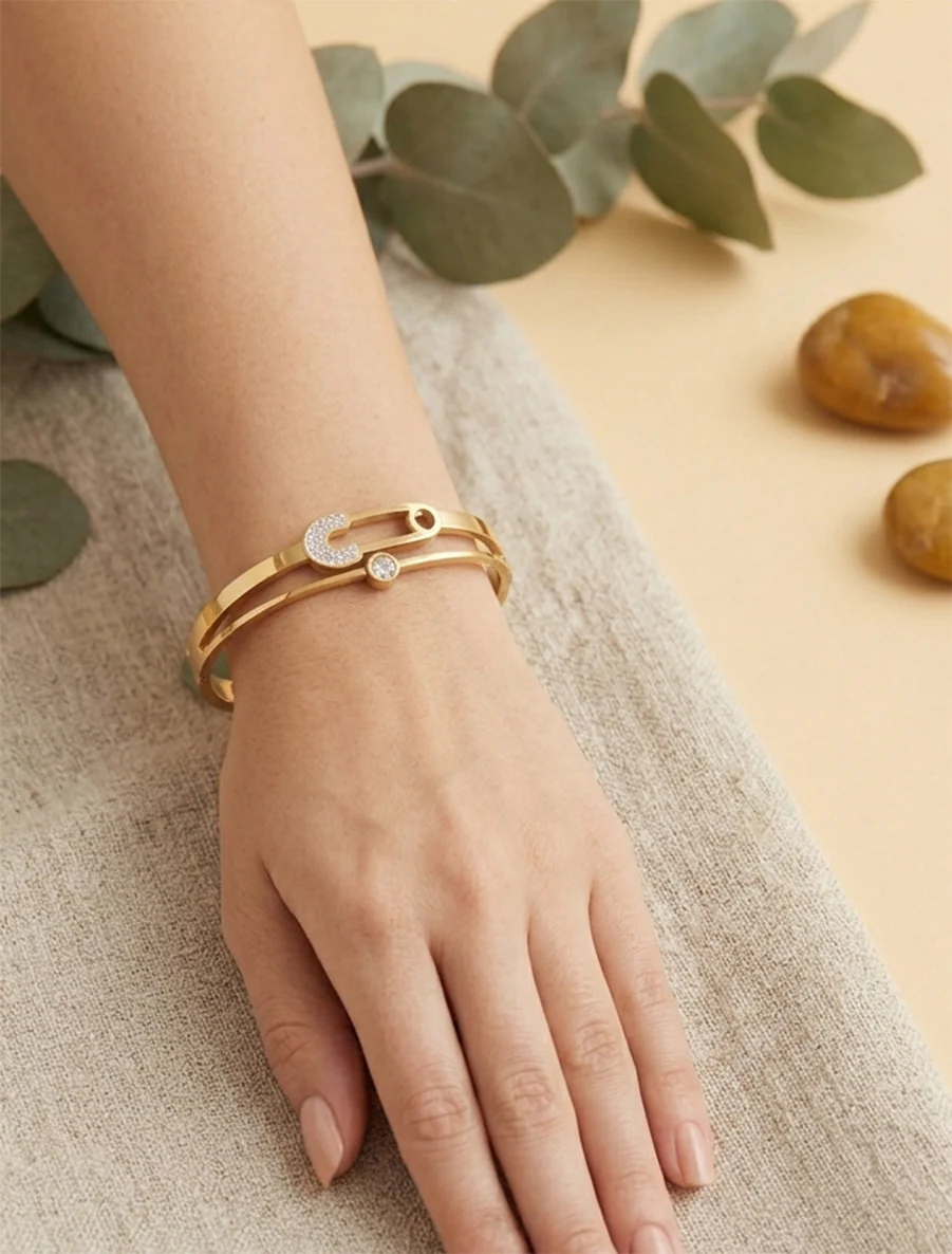 Stro patroon met speld en strass - Goud