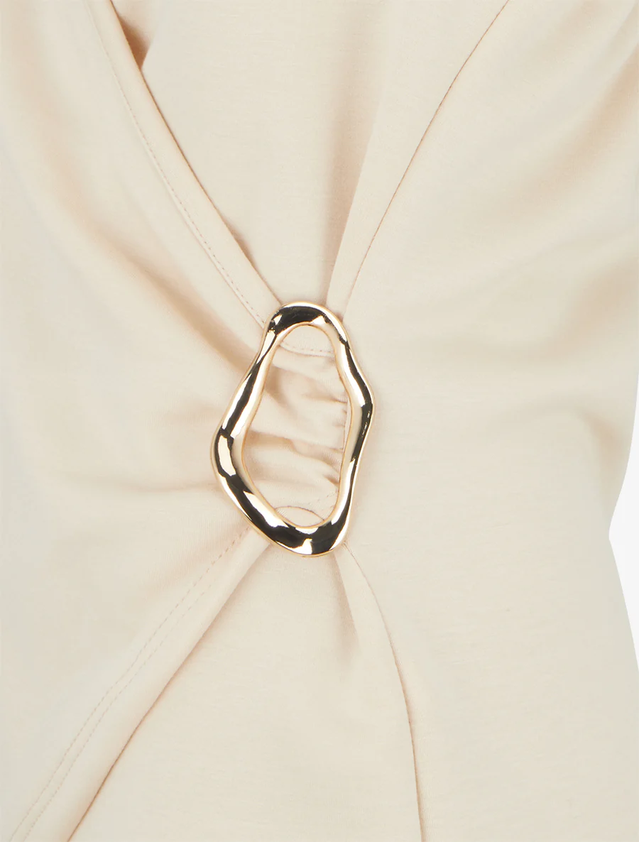 Top met blote rug en sierstuk. - Beige - Image 3