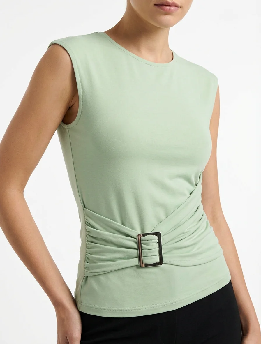 Top met ronde hals en sieraccent. - Amandelgroen - Image 4