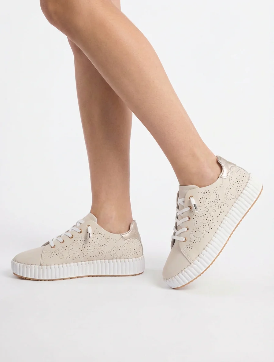 Zachte sneakers met opengewerkte patronen - Beige - Image 5